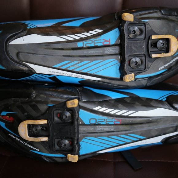 SHIMANO R320 men\'s carbon cycling shoes size 11.5/46. main image 12